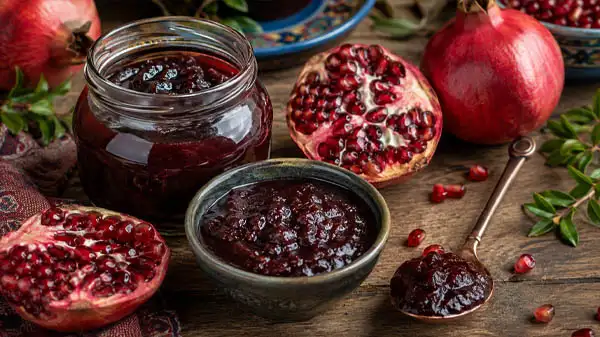 طرز تهیه رب انار خانگی-۲
